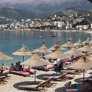 Emily's , Himarë Albanien